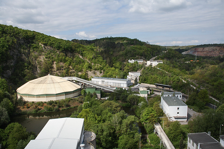 Nhà máy xi măng Radotín nằm bên ngoài thủ đô Praha của Séc.
