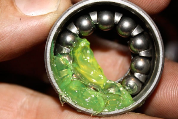 Mỡ bôi trơn chịu nhiệt: Công dụng và ưu điểm nổi bật là gì? 5 Mỡ bôi trơn có khả năng chống oxy hóa bề mặt